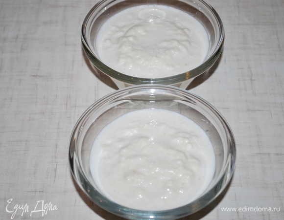 Разложите мусс по формам.