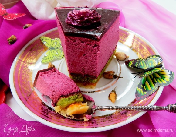 Разрезать на кусочки и наслаждаться вкусом и нежной текстурой! Приятного аппетита!