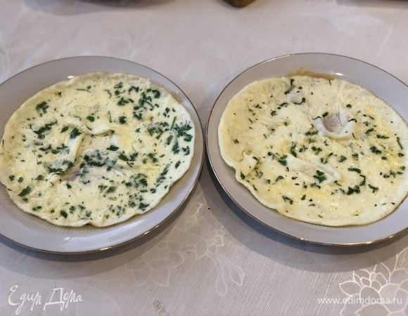 Получилось 2 омлета.