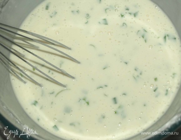 Добавляем в тесто и хорошо размешиваем.