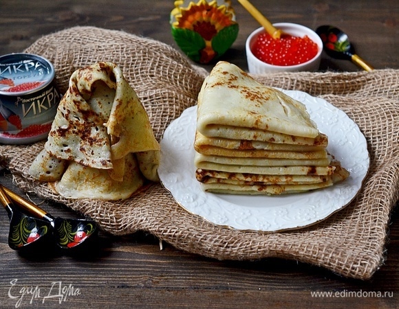 Подавайте блины с икрой. Я рекомендую красную икру ТМ «Восточный берег». Она сделана не из мороженого сырья и произведена на Камчатке!