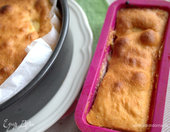 Выпекать в разогретой духовке 30 минут. Я пекла при 210°C,но у меня печка сильно нагревается и часть тепла теряет.