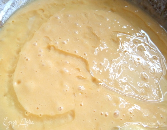 Влить в конце масло.