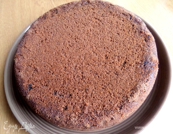 С помощью решетки для готовки на пару переворачиваем. Вид снизу.