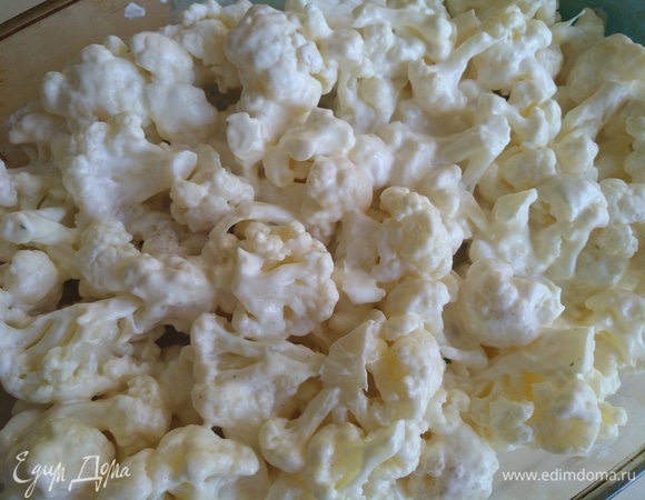 Все хорошо перемешиваем и выкладываем в форму для запекания.