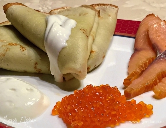 А потом, как уже говорилось, можно с икоркой или рыбкой, сдабривая сметаной.