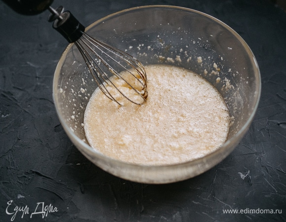 Взбить все ингредиенты до однородности.