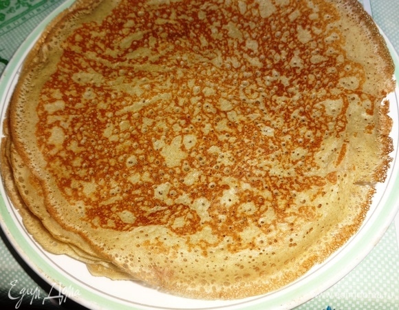 Готовые блинчики складывать на тарелку. У меня получилось 20 блинчиков.