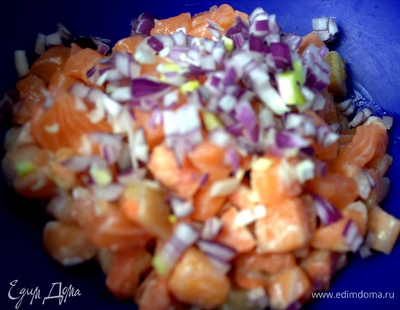 Добавить красный лук или шалот.