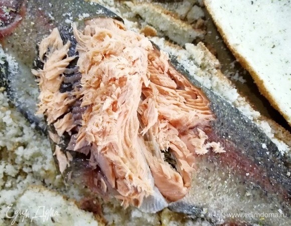 Вот такая нежная сочная ароматная рыба внутри.