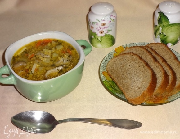 Разлить суп по тарелкам и подать к столу. Угощайтесь! Приятного аппетита!