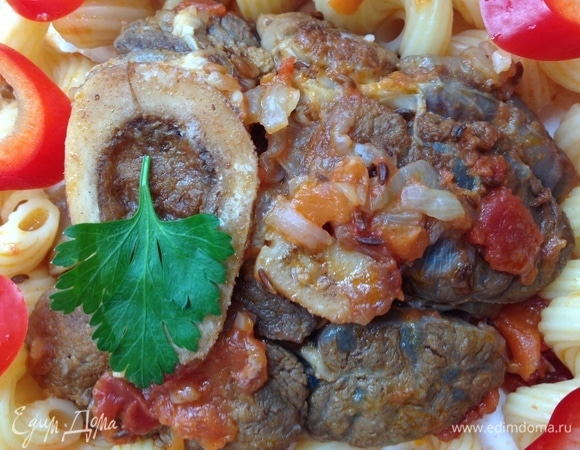 По готовности вынуть, добавить петрушку. Очень нежное и ароматное мясо получается.