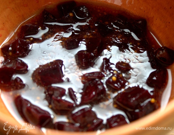 Желательно дать настояться немного, тогда цвет будет ярче.