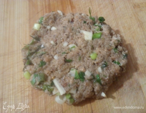 Сделайте маленькие лепешки.