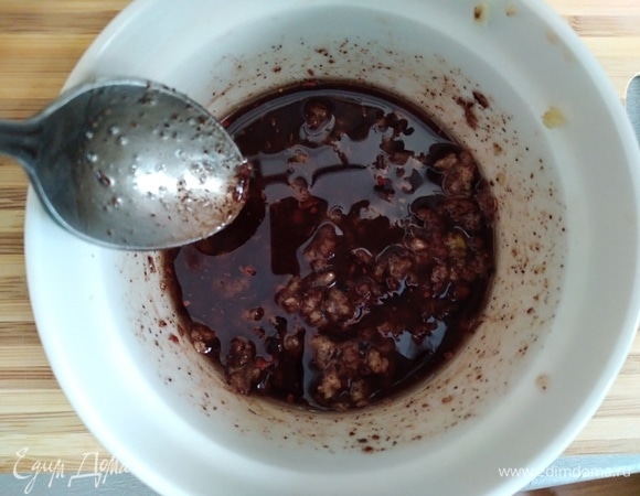 Влить масло и перемешать.