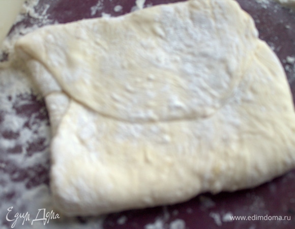 Сложить конвертом, раскатать снова.