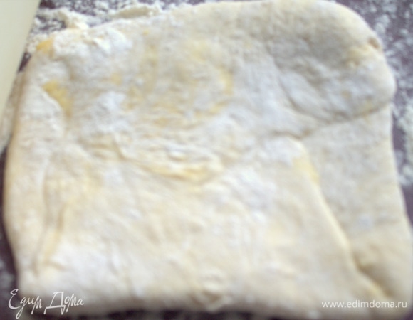 И снова сложить конвертом. Раскатать. И так — 3–4 раза.