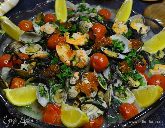 При подаче украсьте блюдо красной икрой и обязательно дольками лимона!