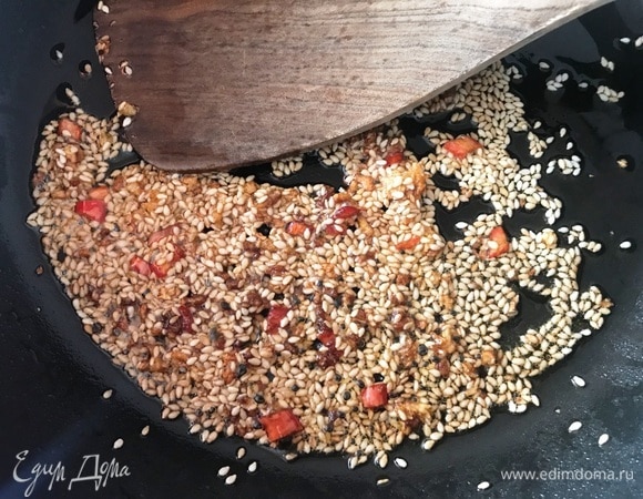 Жарить 30 секунд.