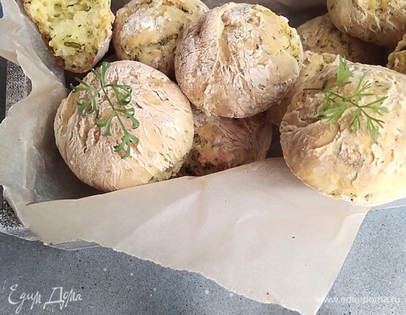 Хранить автор рекомендует в герметичном контейнере. Или даже заморозить и потом подогревать в микроволновке.