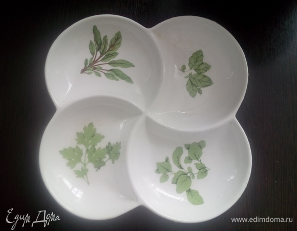 Приготовить форму, смазать маслом.