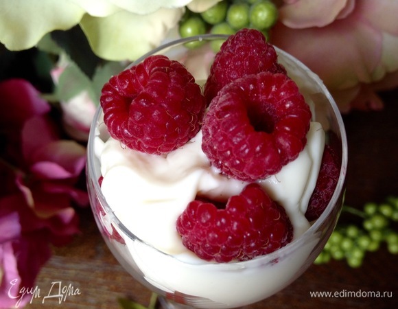 Верхним слоем должна оставаться малина.