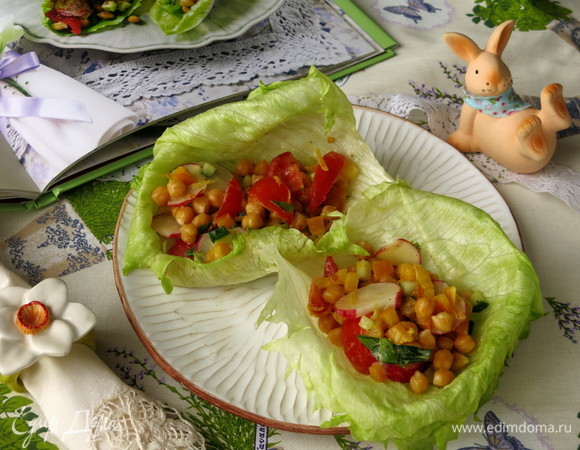 Подаем салат как основное блюдо или дополнение. Приятного аппетита!