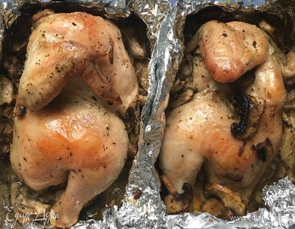 Запекать в разогретой духовке 25–30 минут.