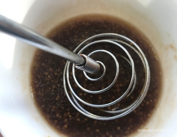 Взбить до состояния эмульсии.