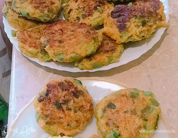 Подаем на стол с гарниром или как самостоятельное блюдо. Очень вкусно как в горячем виде, так и в холодном. Приятного аппетита! У меня получилось15 котлеток.