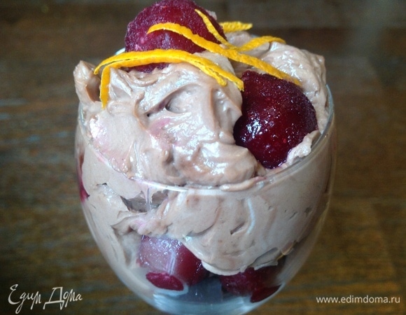 Сверху кладу апельсиновую цедру. Поставить охлаждаться до момента подачи.