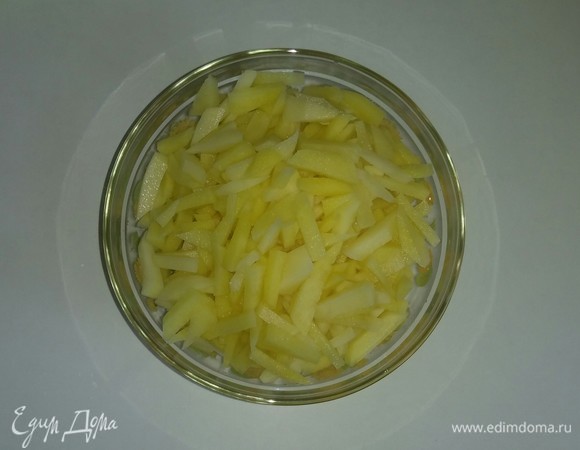 Картошку режем соломкой.
