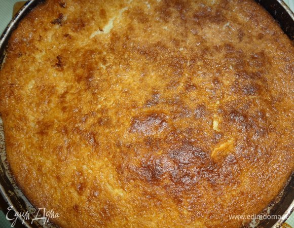 Готовый манник достать из духовки. Дать полностью остыть в форме.