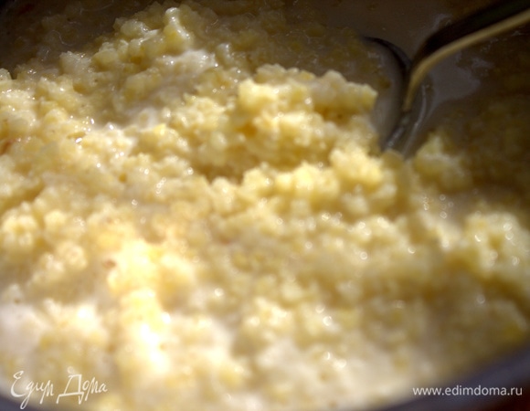 Сварить почти до готовности (минут 15). Я сахара добавила 3 ч. л., в оригинале сахар только сверху.