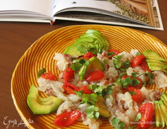 Нарываем кусочками кинзу.