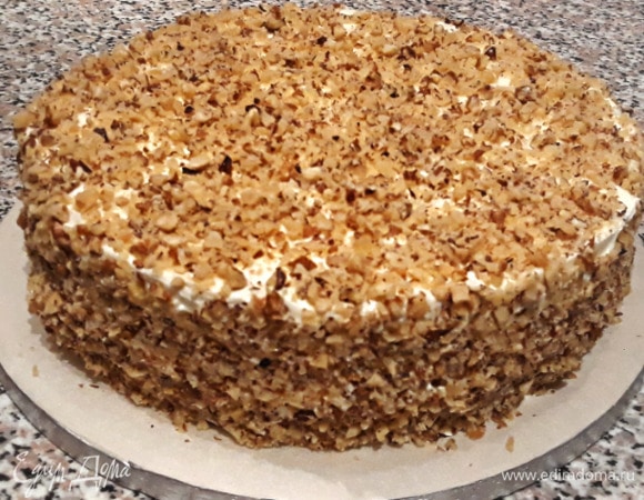 Можно и совсем без морковок обойтись, а обсыпать все орехами) В любом случае будет вкусно! Приятного аппетита!