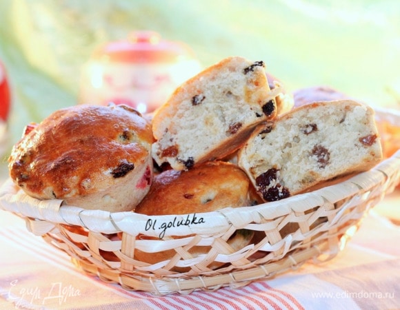 Булочка в разрезе. Готовила 1/2 часть от рецепта, получилось 8 булочек.