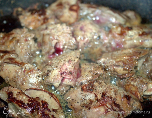 Жарим несколько минут.