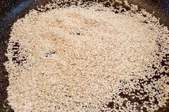 Готовим пасту из кунжутных семечек (тахини).