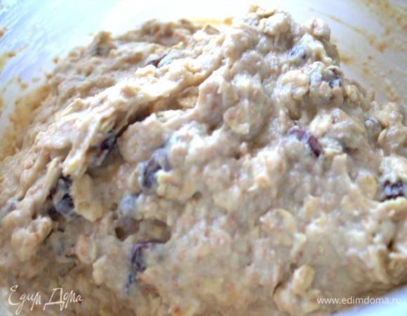 Замешиваем тесто.