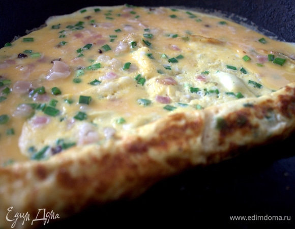 Свернуть чуть и подтянуть снова омлет.