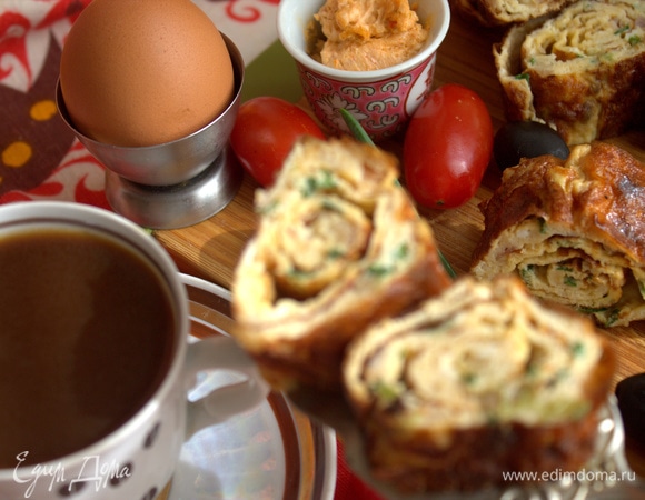В воскресный день вполне возможно приготовить такой рулет на поздний завтрак.