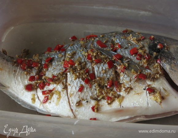 Кладем мариноваться минимум на час, можно на ночь.