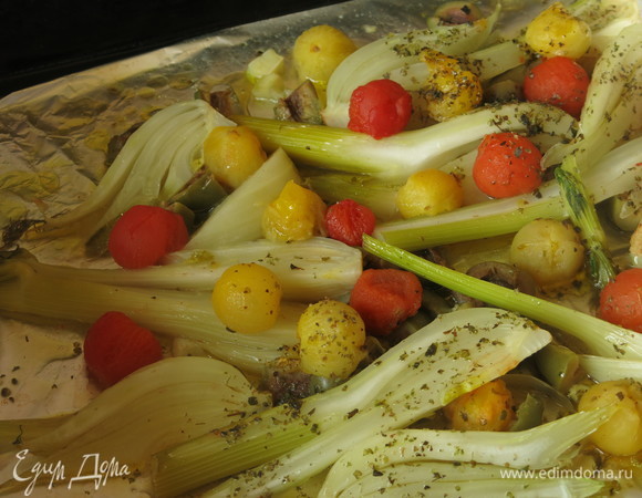 Подаем теплыми, можно посыпать листьями тархуна.