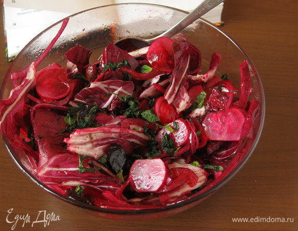 Посыпаем зеленью.