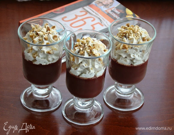 Перчик спрятать под хрустящей вершиной из грецких орешков.