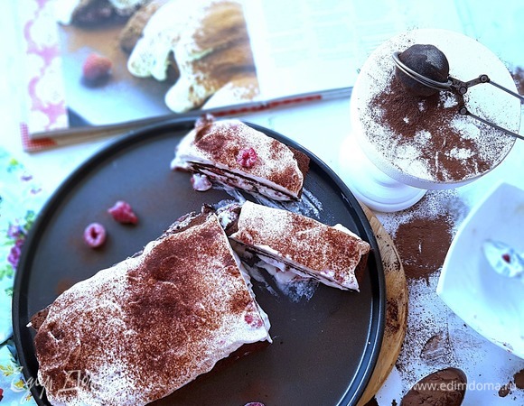 Затем разрезать на порционные кусочки и наслаждаться с чашечкой кофе! Приятного аппетита!