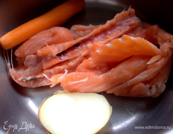 Суповой набор покупаю свежей разделки: хребет и плавники. Потом замораживаю по таким порциям.