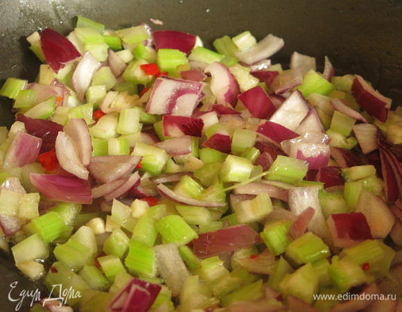 Перемешиваем. Прогреваем.