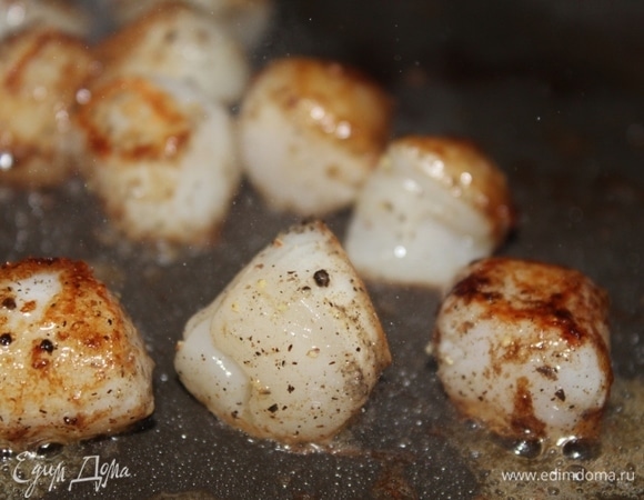 Быстро обжарить со всех сторон до румяной корочки.